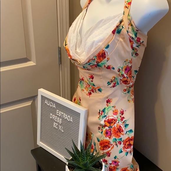 🛑STOP STARING ALICIA ESTRADA DRESS! 👗 - Picture 2 of 4